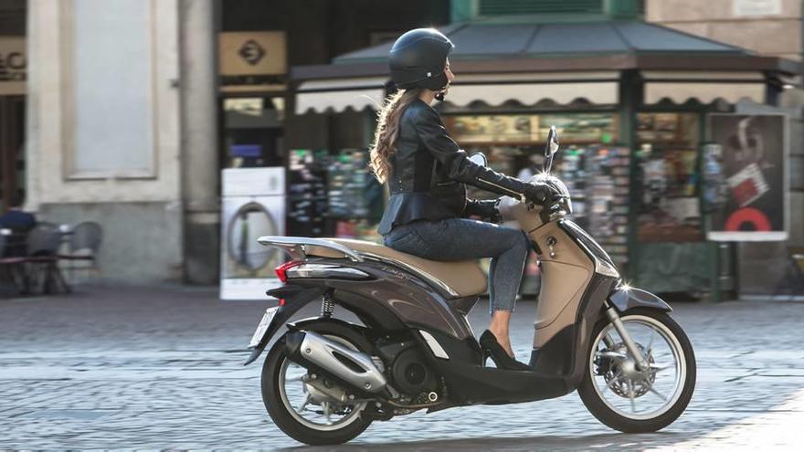 Todo se ha cambiado en la nueva Paggio Liberty para seguir siendo todo un referente en el pujante segmento de los scooters 50 y 125 c.c. de rueda alta