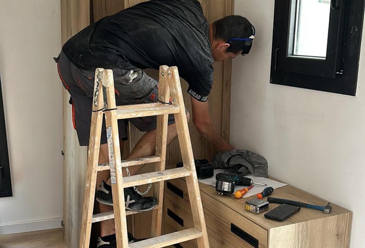 Trabajos de carpintería en una reforma en Barcelona, la semana pasada.