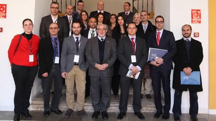 José Luis Mendoza, presidente de la UCAM, ayer con representantes de las universidades europeas.