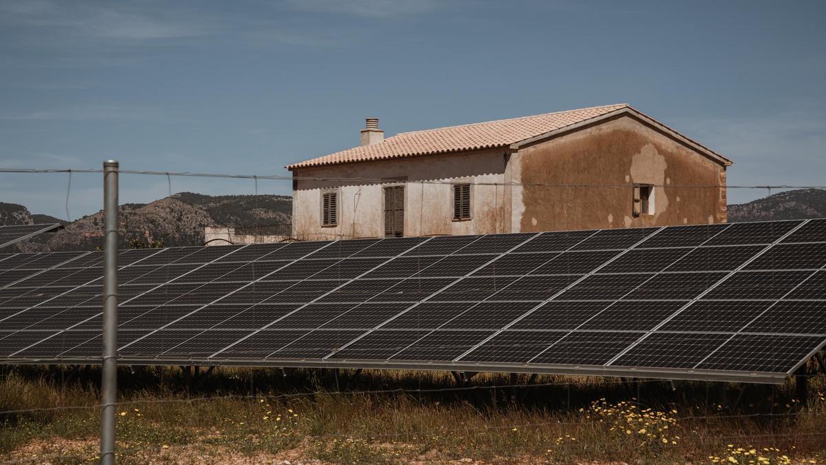 La emergencia climática obliga a la emergencia de desarrollar renovables.