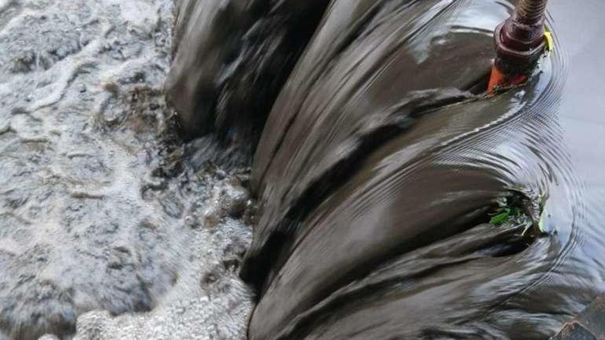 Aspecto que presentaba el agua procedente de la sierra .