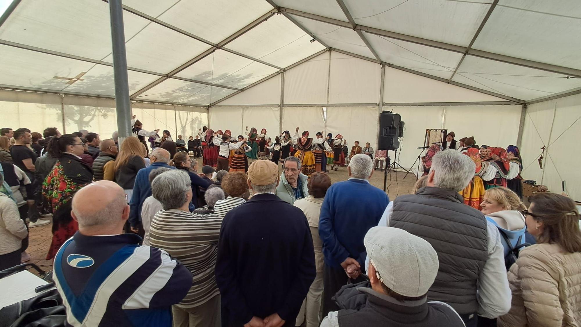 GALERÍA | Villafáfila despide las fiestas de San Isidro con un taller de papiroflexia