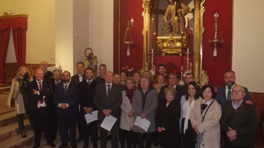 El Rocío contrata la Cruz Peregrina que estrenará por el L Aniversario del Nazareno