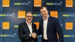 Archivo - Ludovic Pech, consejero delegado de Orange España, y Meinrad Spenger, consejero delegado de MásMóvil han firmado la constitución de la nueva joint venture