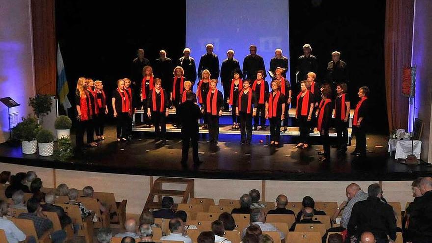 La mina volvió a unirse para cantar en Mieres