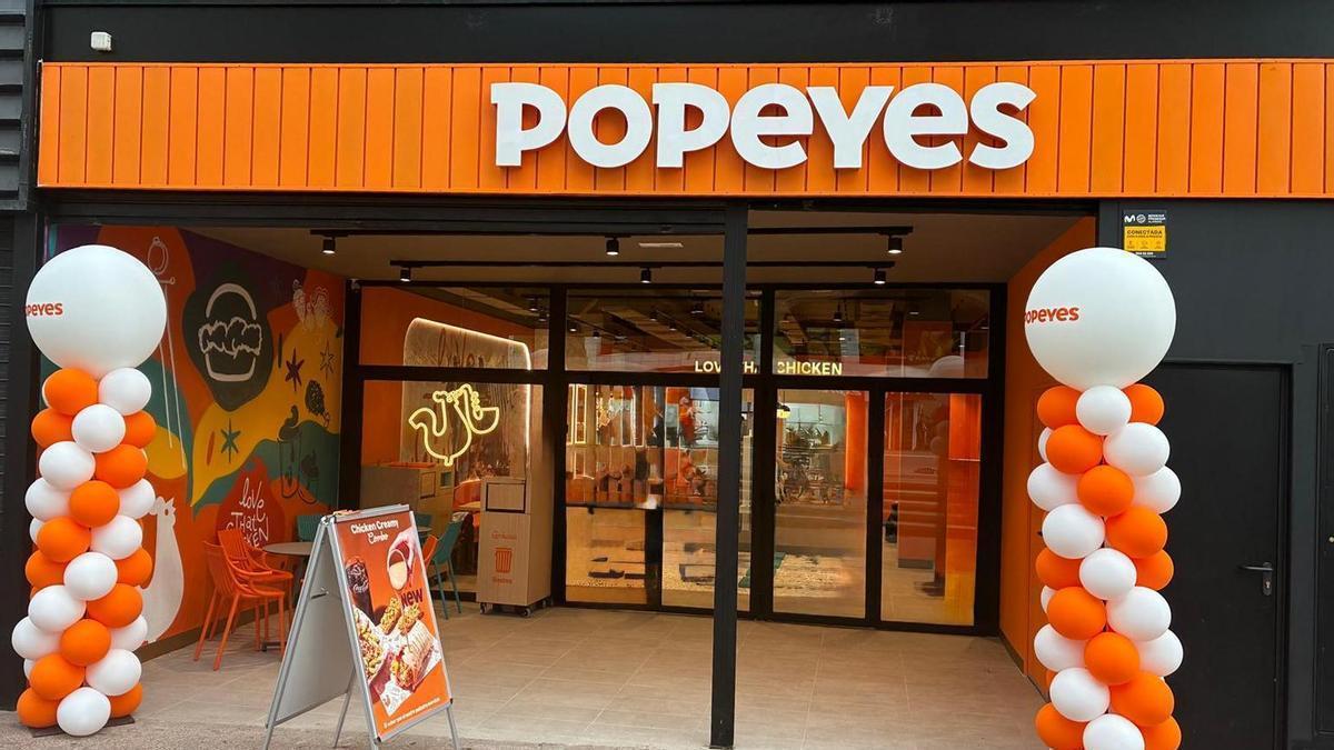 El restaurant de Popeyes a Lloret, durant la inauguració.