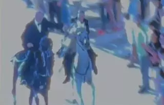 Un joven que presenciaba los Jocs del Pla de las fiestas de Sant Joan de Ciutadella resulta herido grave con un caballo
