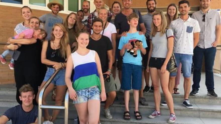 Los alumnos alemanes durante su visita a Carcaixent.