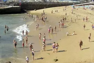 Domingo de verano en la playa de San Amaro