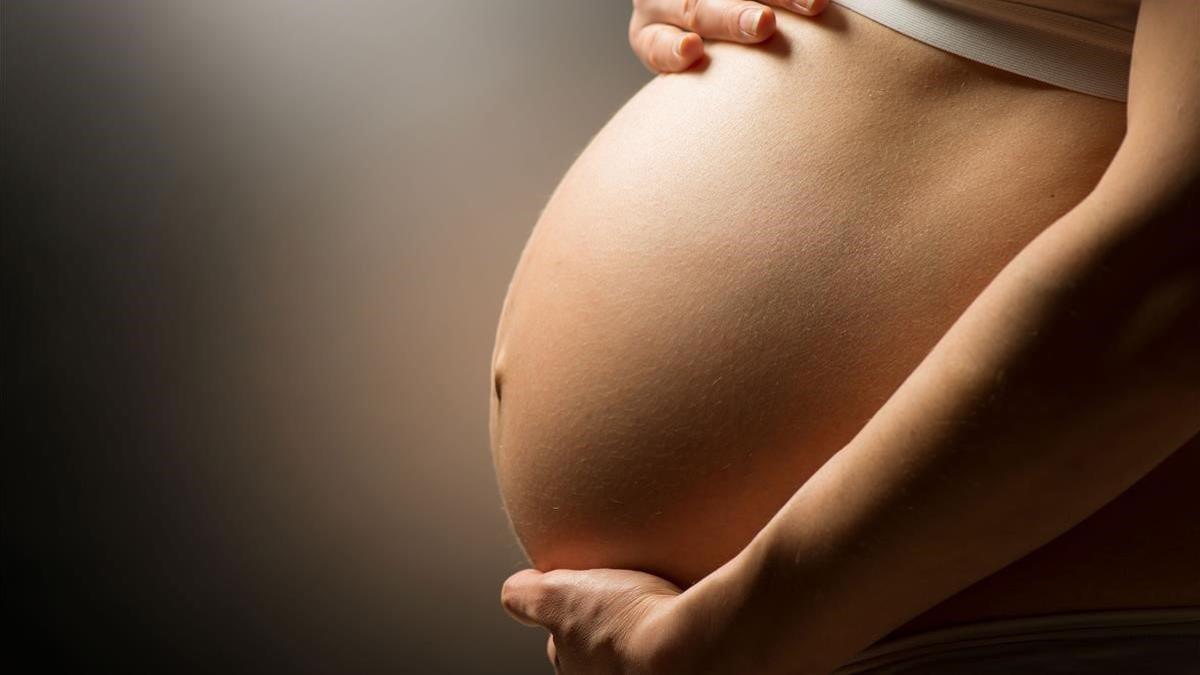 rjulve41510633 35403202   pregnant woman belly  pregnancy concept embarazo 181017133320