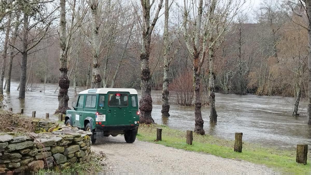 Desbordamientos y cortes de caminos en Sanabria, en imágenes Desbordamientos y cortes de caminos en Sanabria, en imágenes