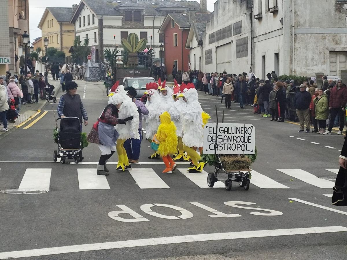 El carnaval de Tapia resiste a pesar de la lluvia