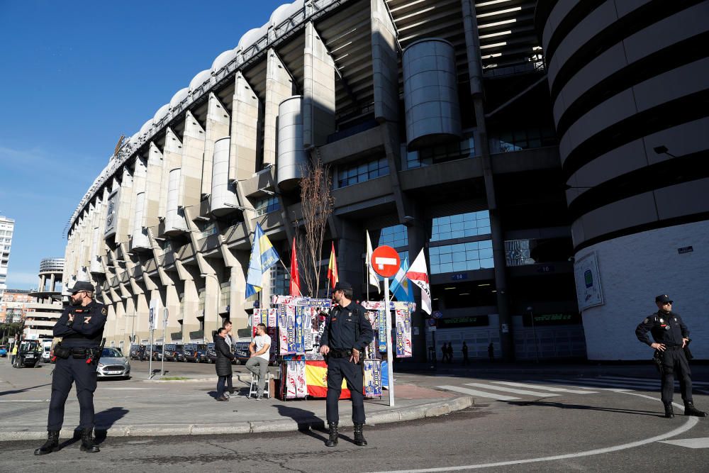 Las aficiones de River y Boca llenan Madrid