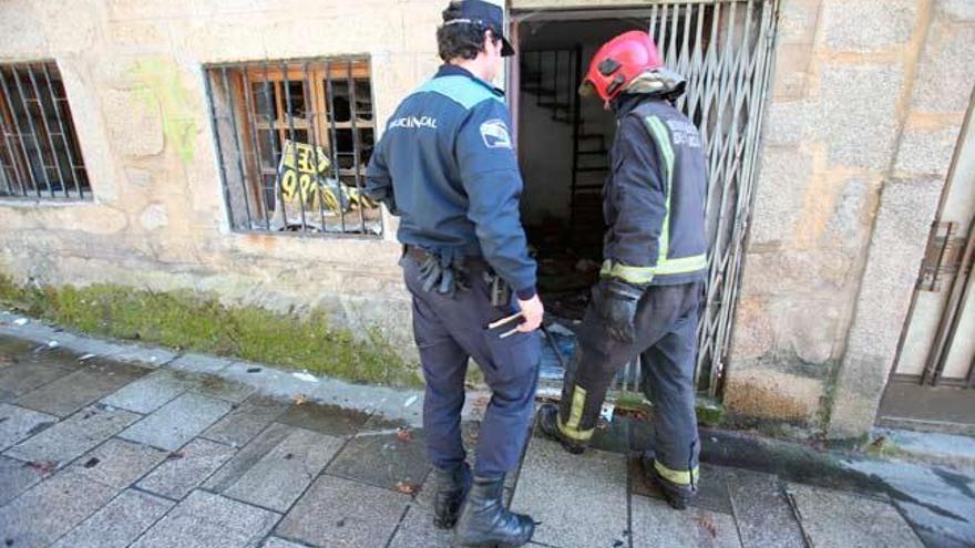 El fuego se originó en la Rúa Bispo Salvado // NICK