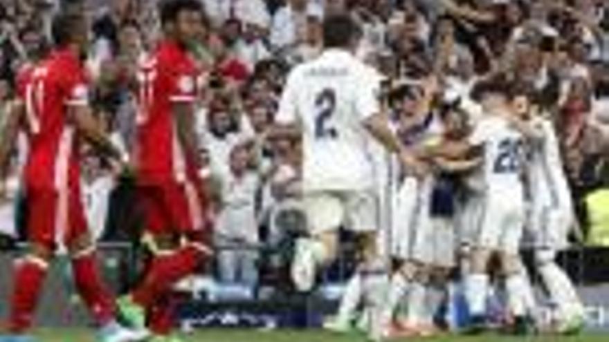 Els jugadors del Reial Madrid celebren el segon gol d&#039;anit contra el Bayern de Munic.