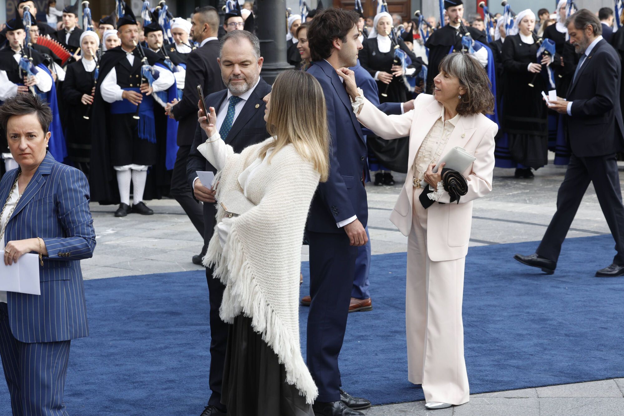 Así fue la llegada de los invitados a los premios "Princesa de Asturias" y su paso por la alfombra azul