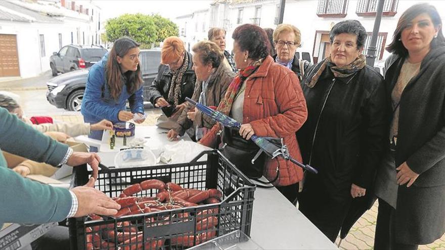 Morente mantiene viva la jornada del chorizo artesano de La Graílla