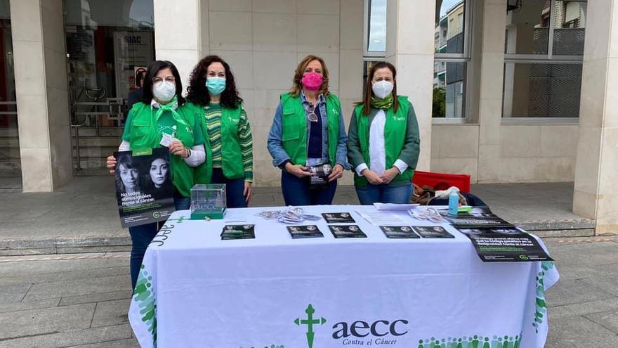 La Asociación Contra el Cáncer, premio Prudencio Uzar de Lucena