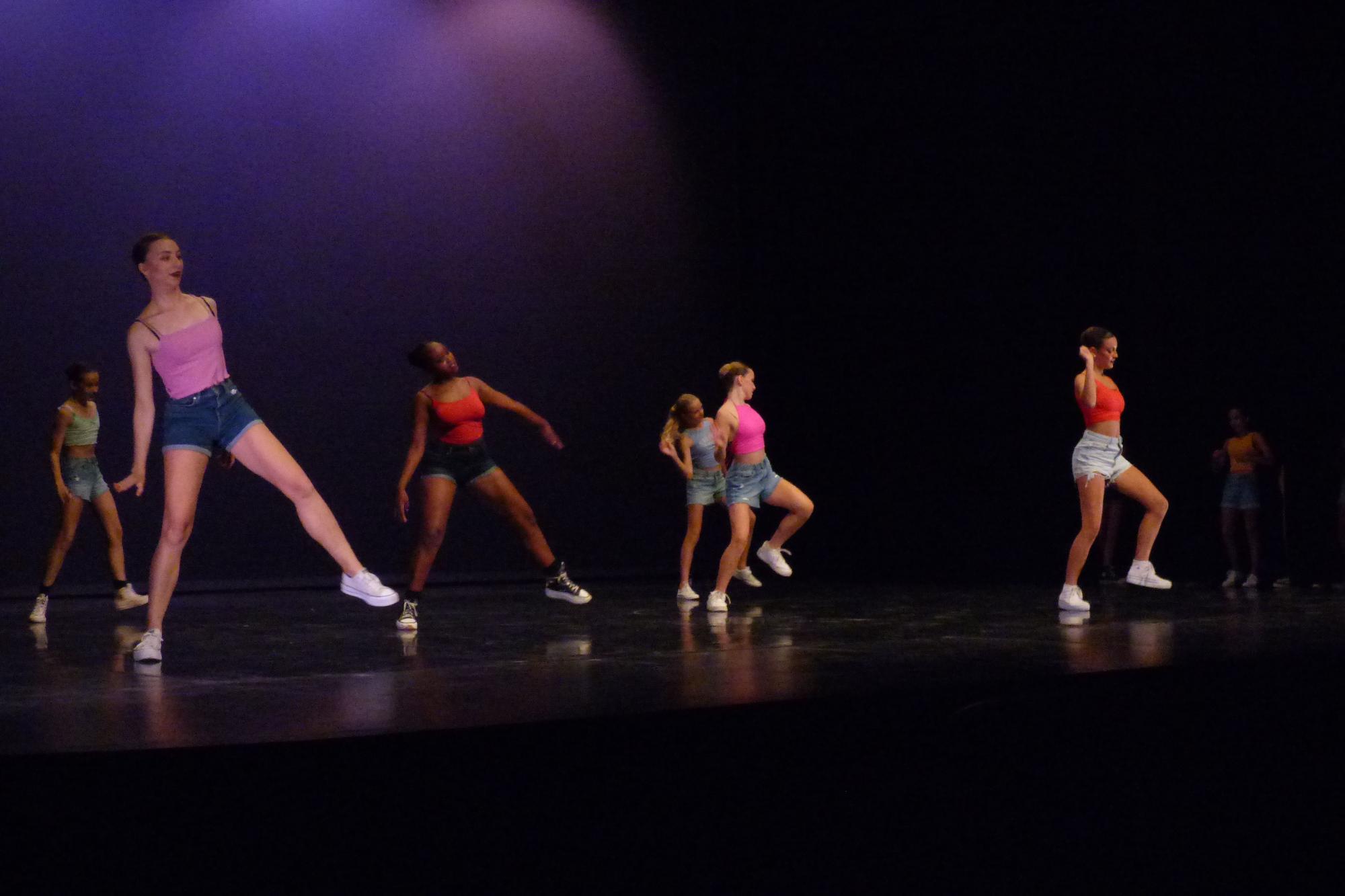 Les alumnes de l'Stage Intensiu de l'Escola de Dansa Marta Coll