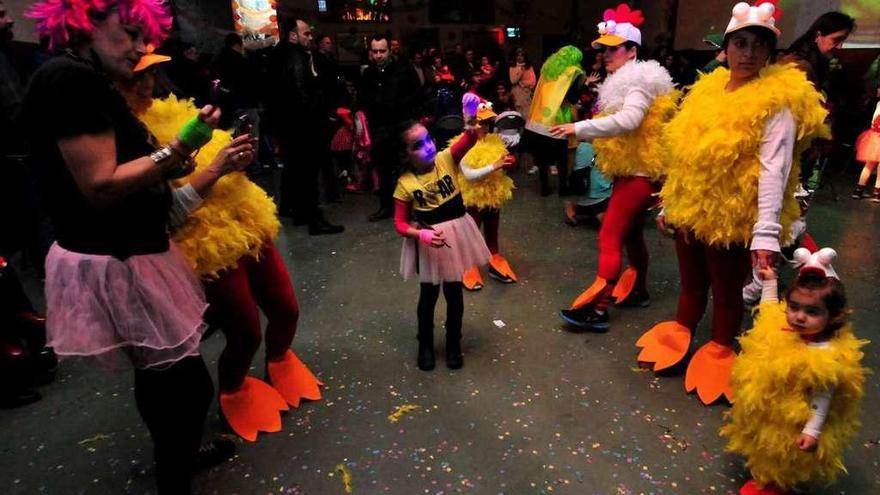 El Gato Negro arranca su animado carnaval con una fiesta para niños