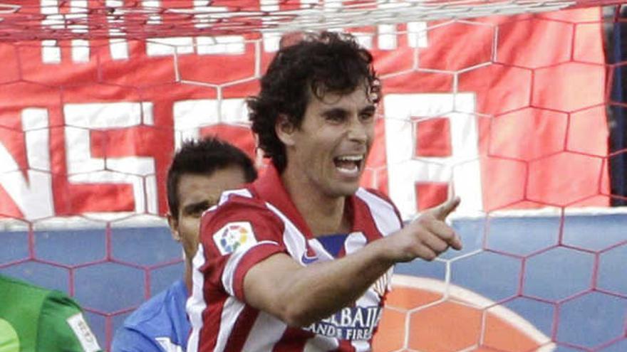 Tiago celebra el gol marcado al Almería.