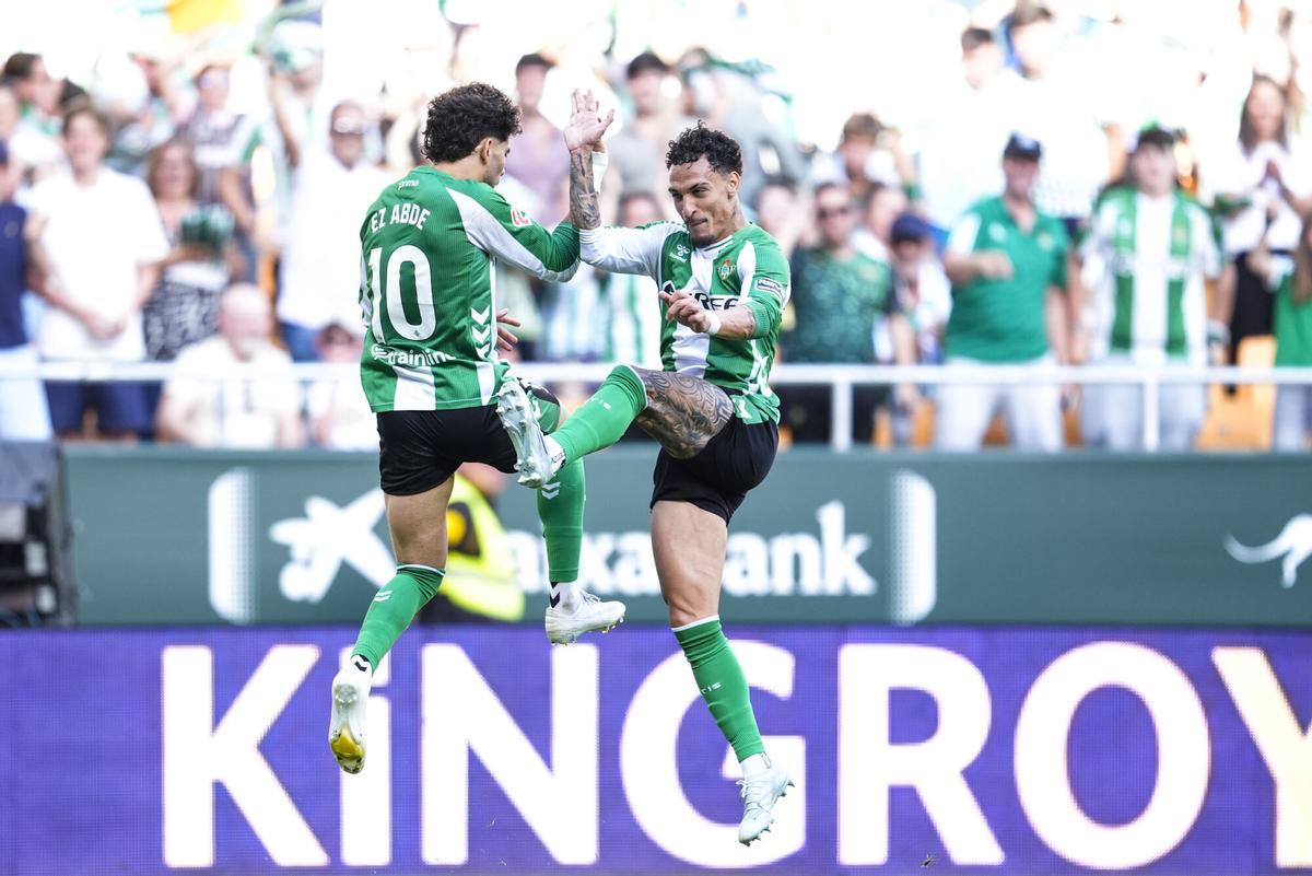 Las imágenes del Betis-Oviedo en el Estadio de la Cartuja Las imágenes del Betis-Oviedo en el Estadio de la Cartuja