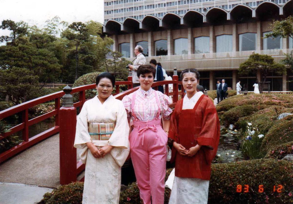 Durante su primer viaje de trabajo a Japón, en 1983.