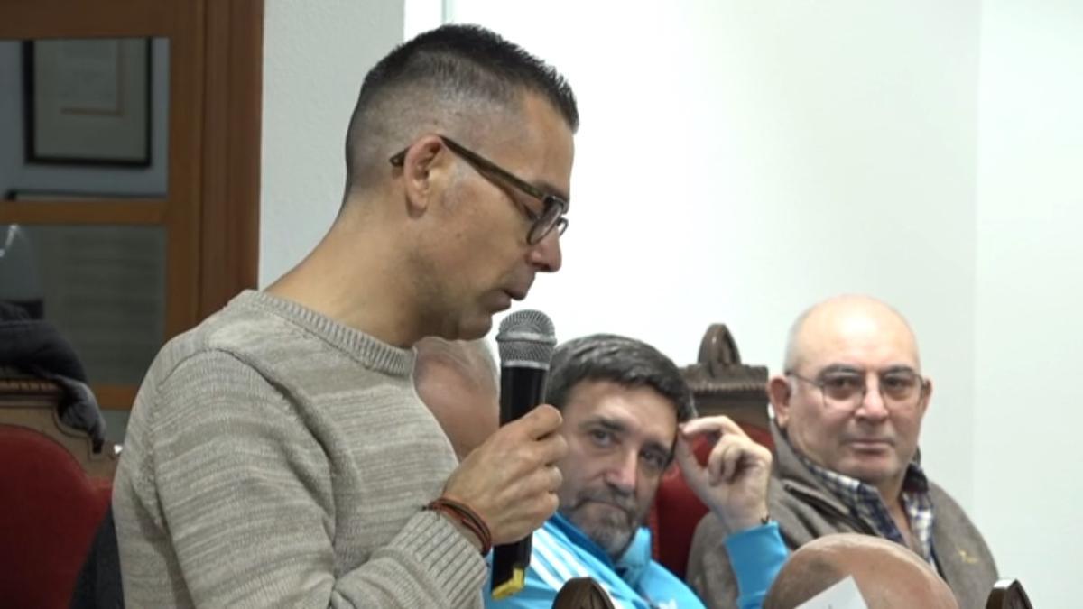 Mozos, en el momento en el que presentó su dimisión.