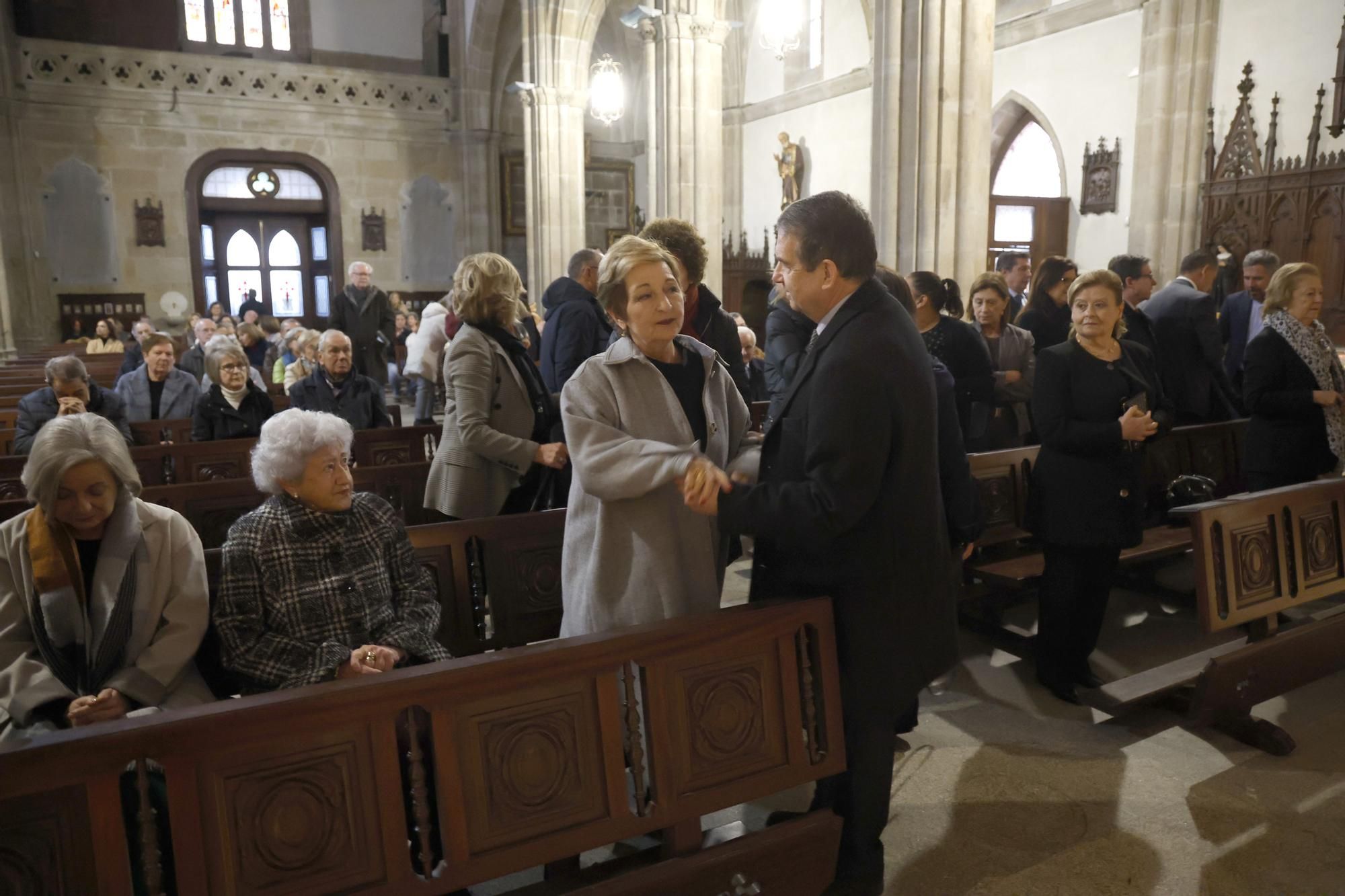 EN IMÁGENES: Emotiva despedida en Vigo a Ceferino de Blas, "hombre bueno y periodista de raza"