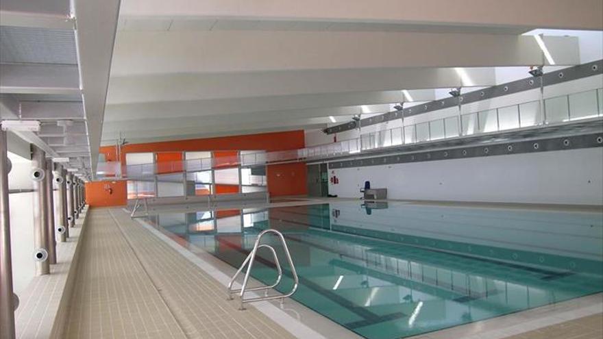 El Ayuntamiento hará una auditoría sobre la gestión de la piscina cubierta