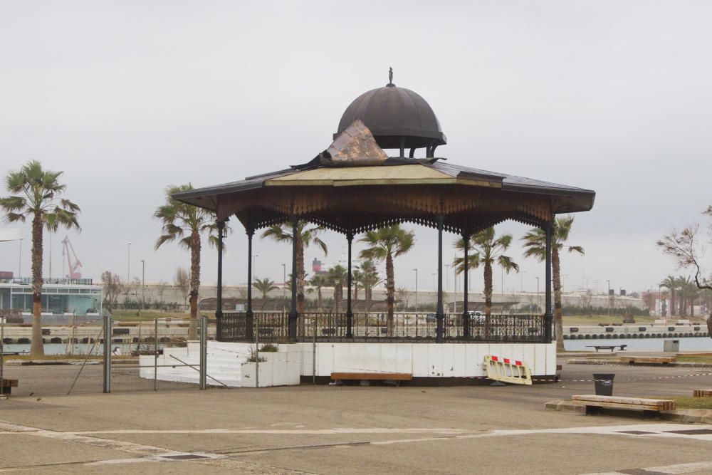 Las playas de la Malva-rosa, el Cabanyal y la Marina tras el temporal marítimo.