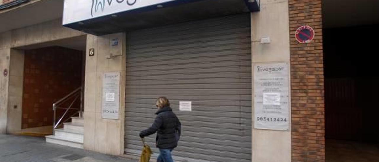 El cierre de una clínica dental en Valencia deja a cien pacientes con los tratamientos a medias