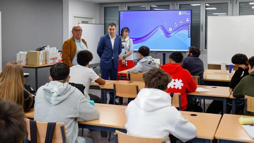 El IES Pedro Floriani denuncia calor extremo en las aulas por falta de aislamiento