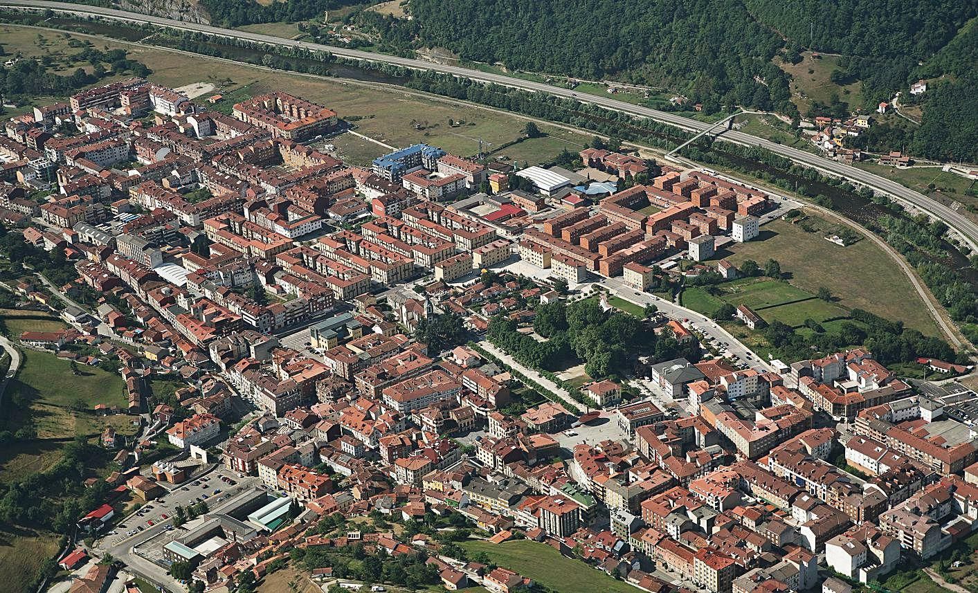 Vista aérea de Pola de Laviana.