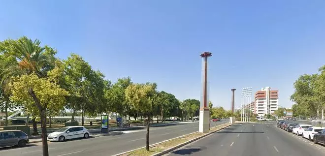 Muere un motorista tras sufrir una caída en la calle Torneo