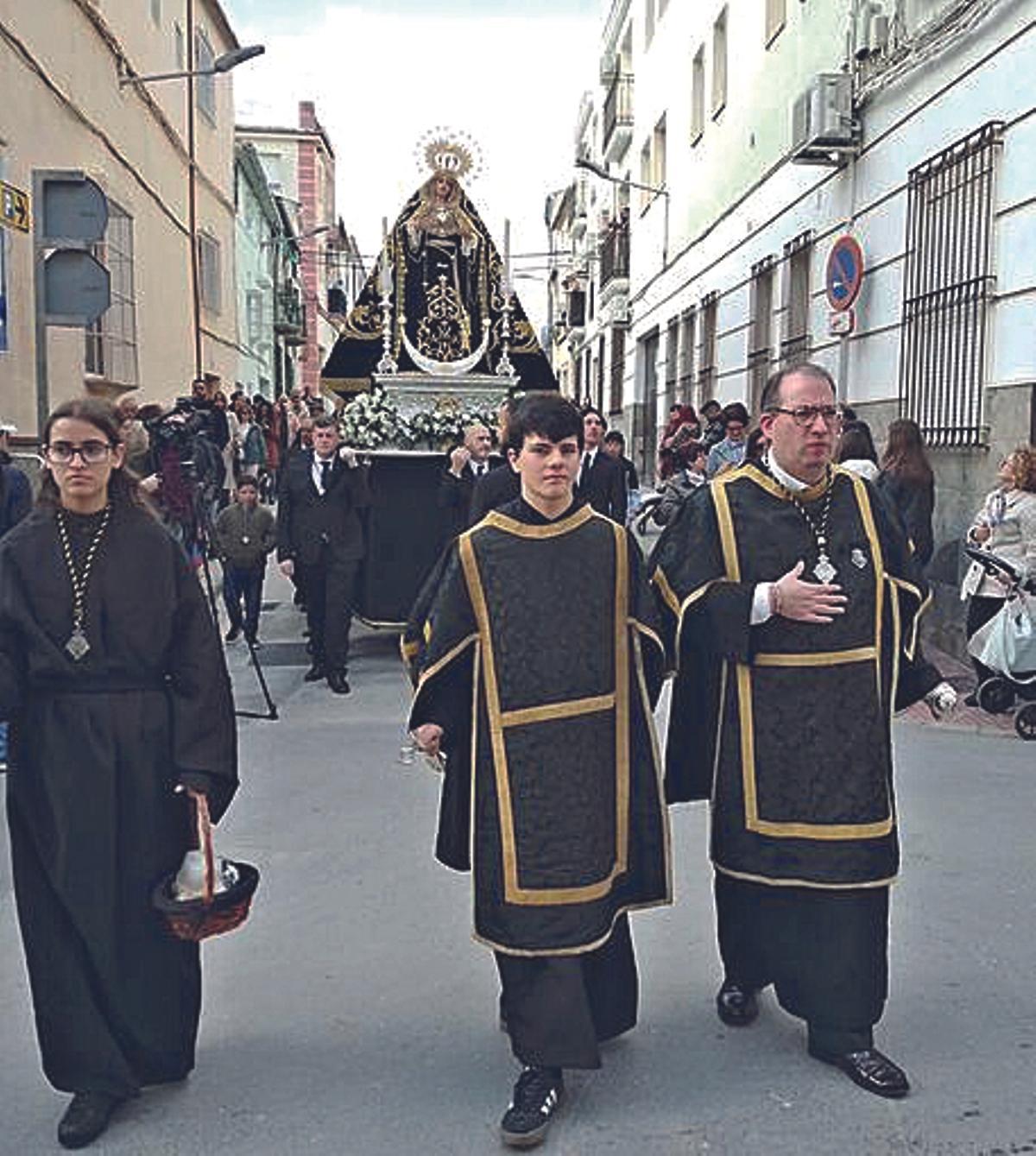 La Virgen de la Soledad desfila el Sábado Santo.