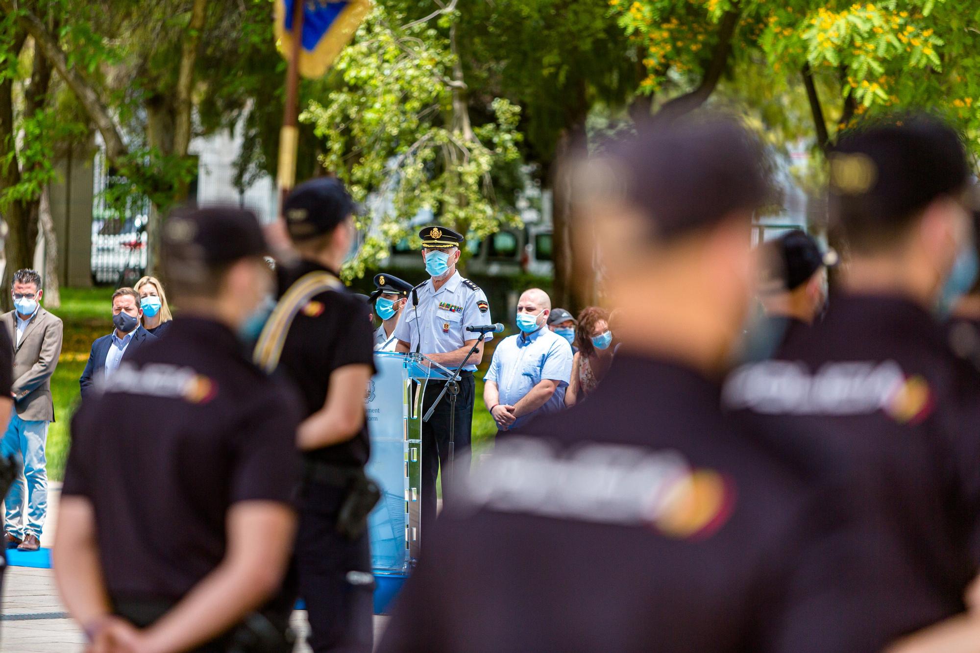 Toni Pérez destaca “el claro compromiso de hacer más segura y plena” la vida de residentes y turistas por parte de la Policía Nacional