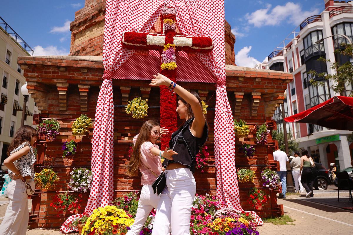 Cruz de mayo Hermandad Jesus Caido
