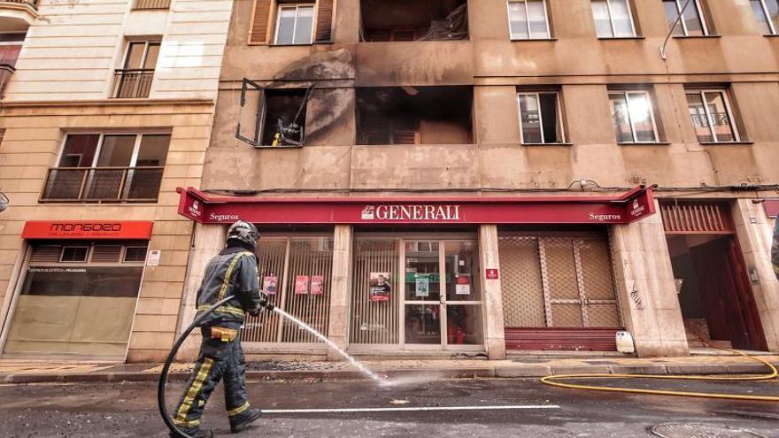 Un incendio en una vivienda de Santa Cruz crea alarma entre los vecinos