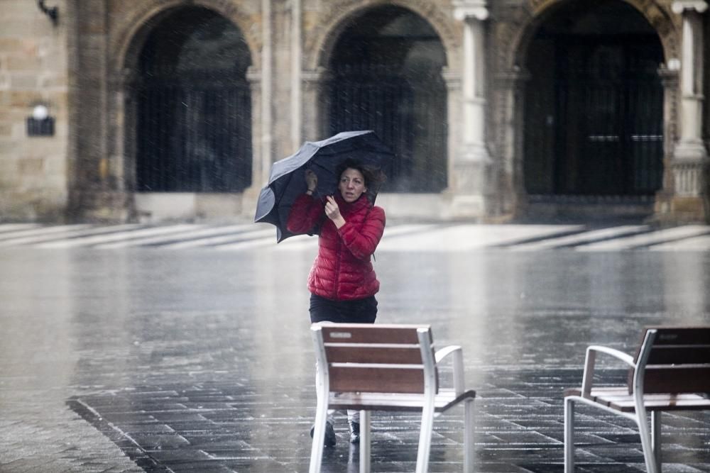 Lluvia y viento para despedir el año en Asturias