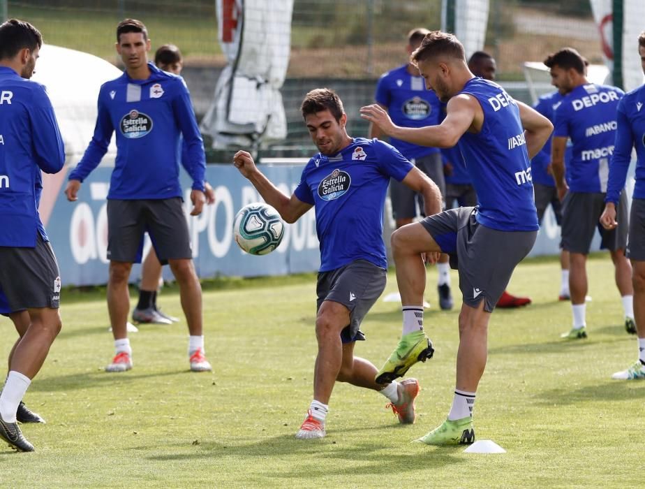 El Deportivo comienza a preparar el partido del domingo contra el Sporting en el Molinón tras la derrota del pasado sábado contra el Albacete en Riazor.