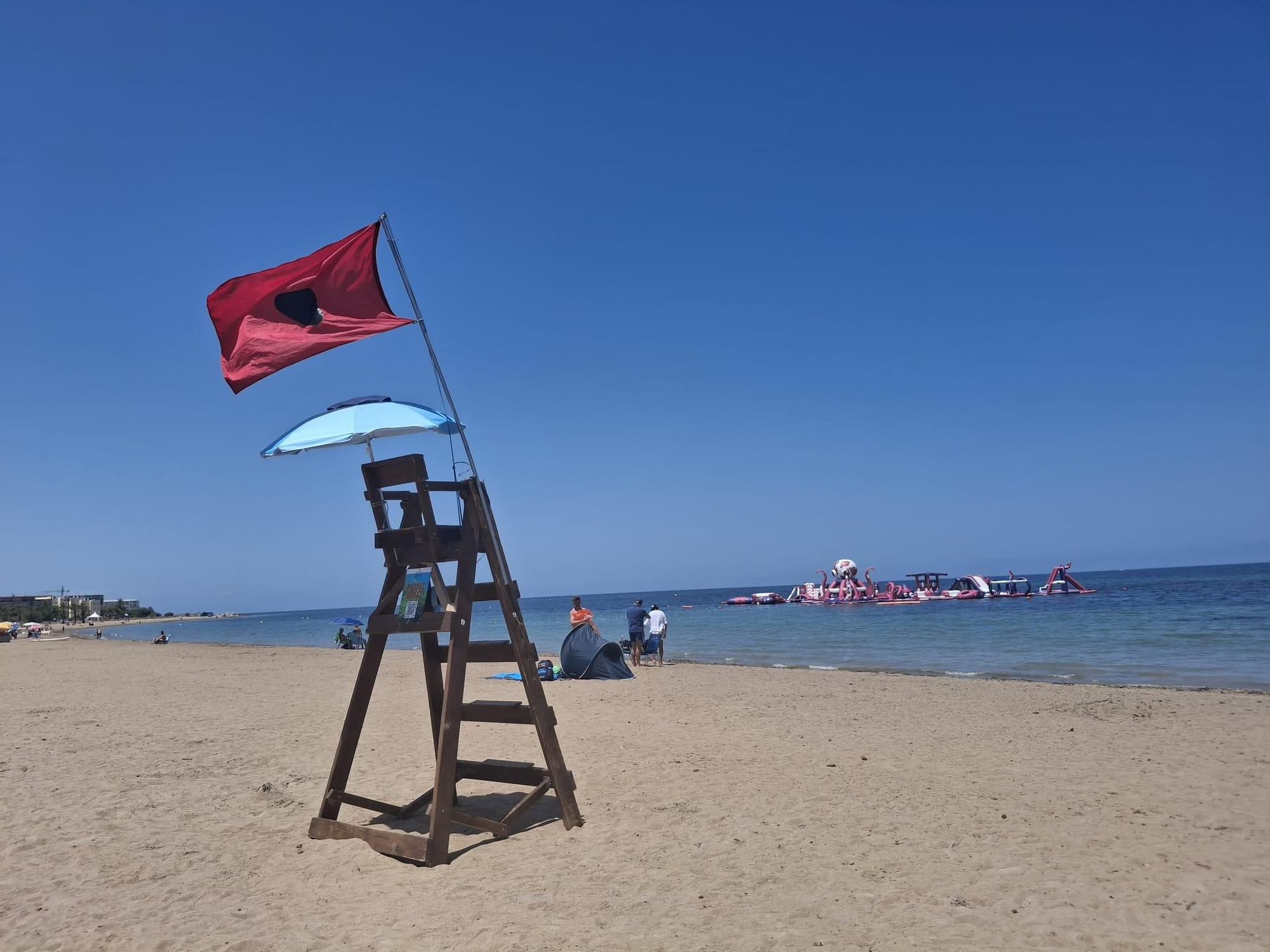 Insólito: playas vacías en Dénia (imágenes)