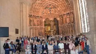 Usuarios de las residencias de Cáritas Diocesana de Zamora se reúnen en Toro