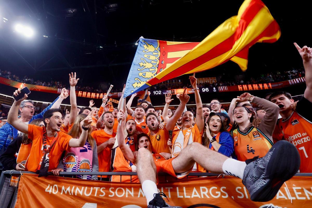 Todas las fotos del Valencia Basket - Olimpia Milano en el Roig Arena