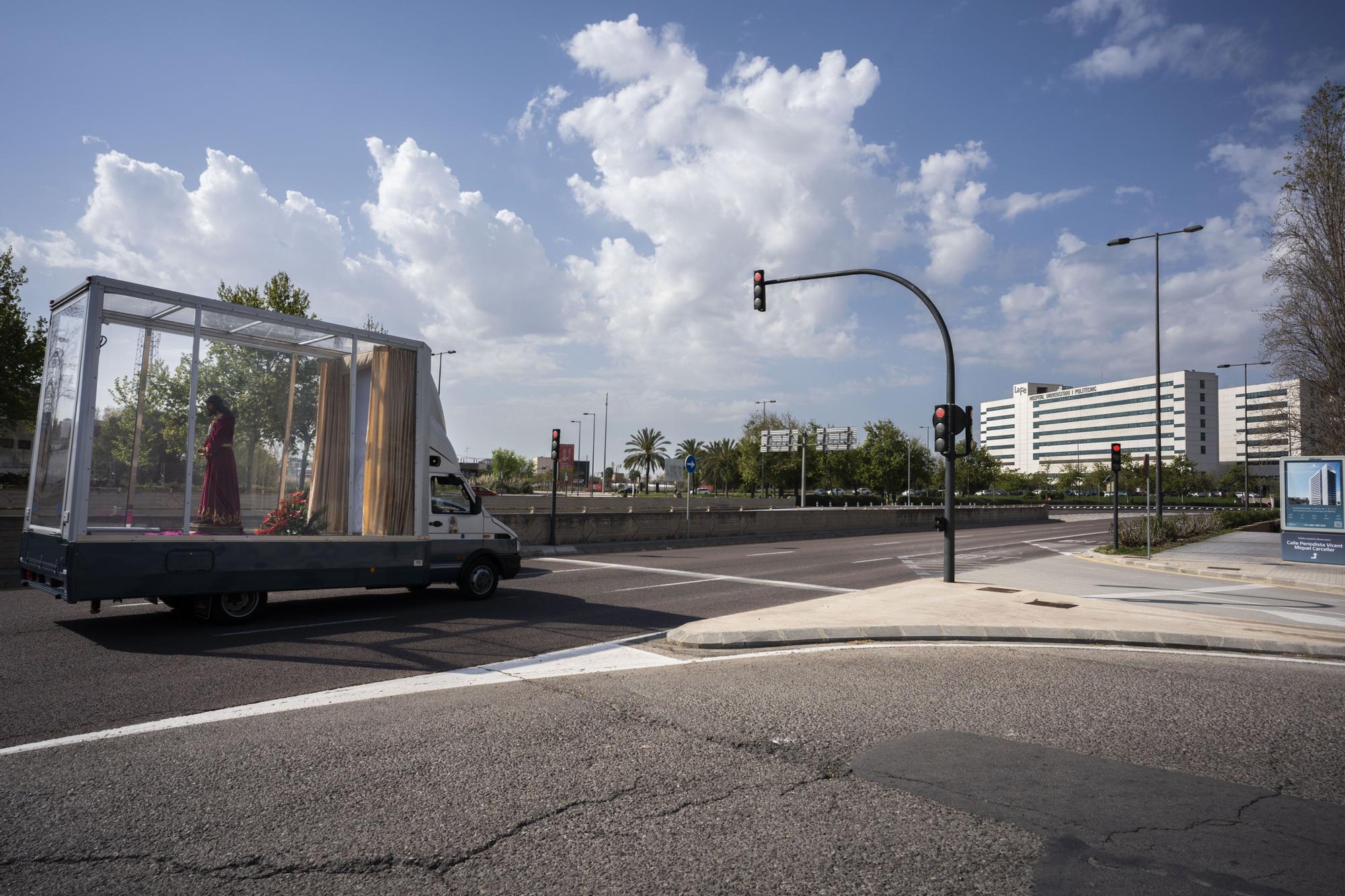 El Cristo de Medinaceli recorre València con el Maremovil