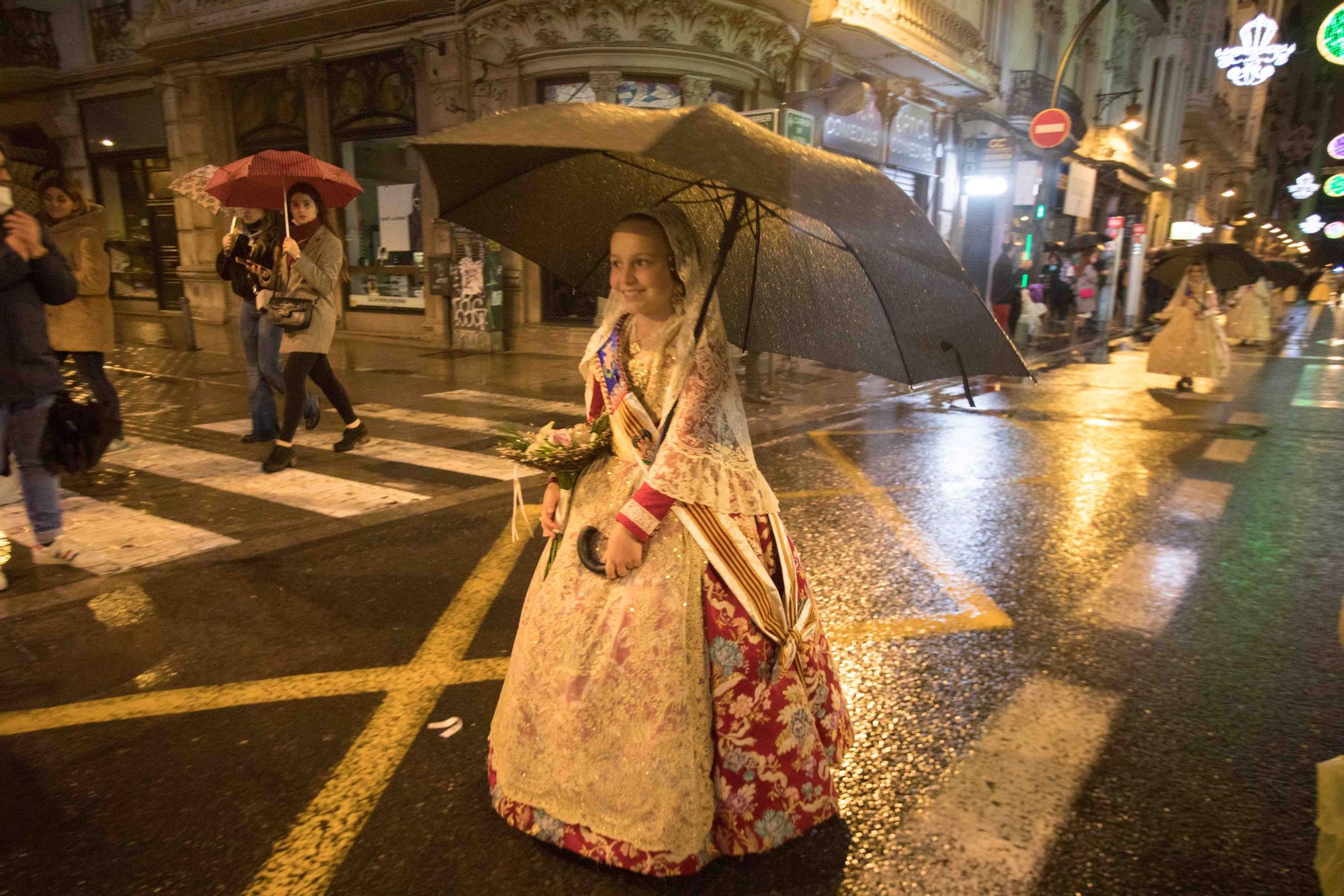 La fallera mayor infantil llega a la Mare de Déu