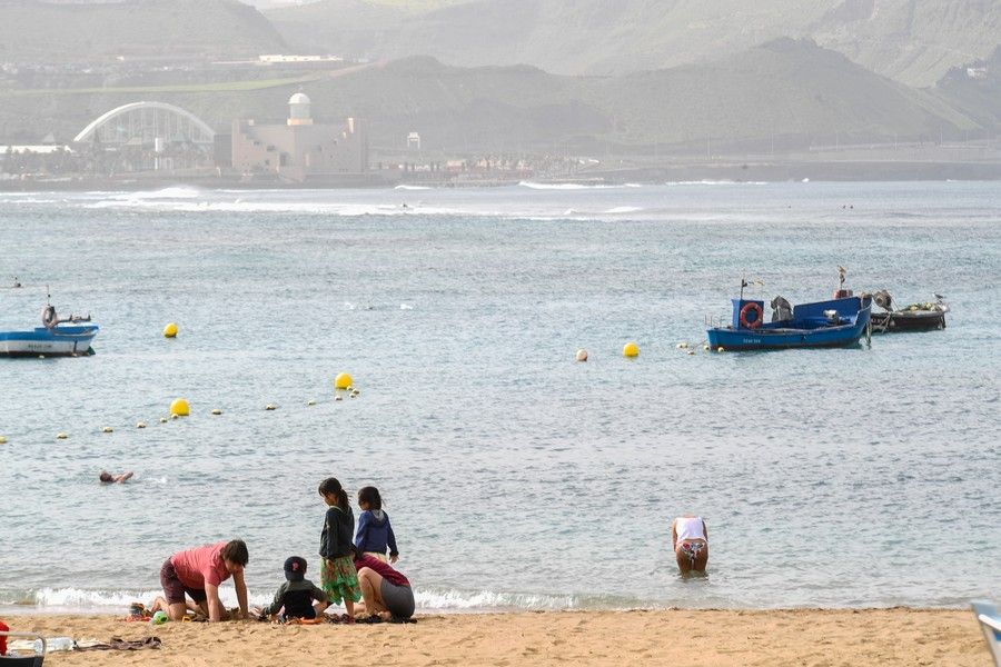 La Playa de Las Canteras por el Dia de Navidad