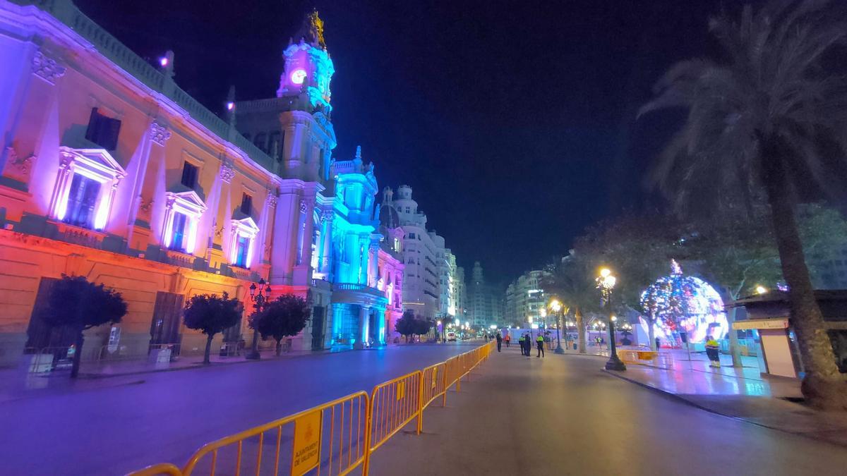 La Plaza del Ayuntamiento de València, desierta durante las campanadas