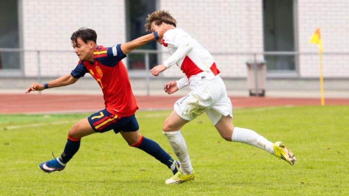 Rubén Gómez, en un encuentro con la selección española sub 17.