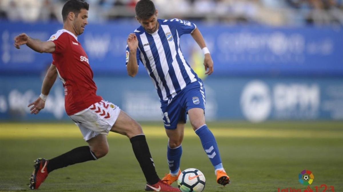 Imagen del duelo frente al Lorca, donde el Nàstic naufragó